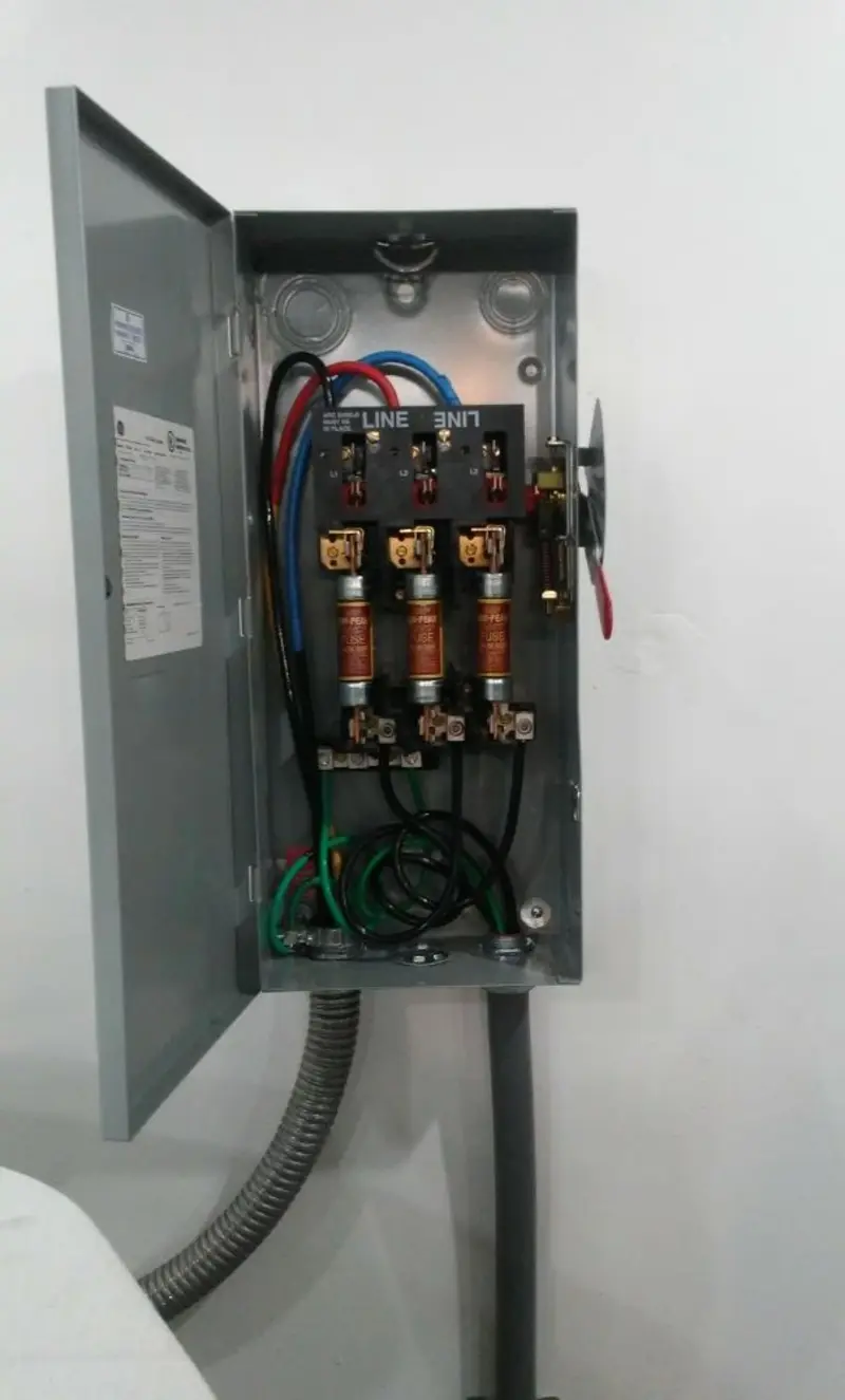 Three-phase disconnect switch installed for Smoke Detector Installation in Dundee